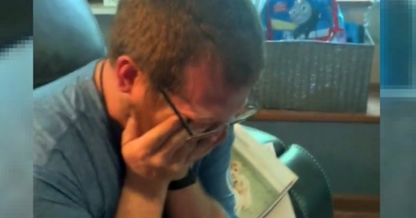 mari endeuillé adorable surprise